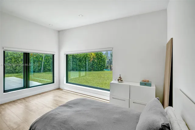 $4,890,000 | 19651 Northeast 19th Place, North Miami Beach, FL 33179