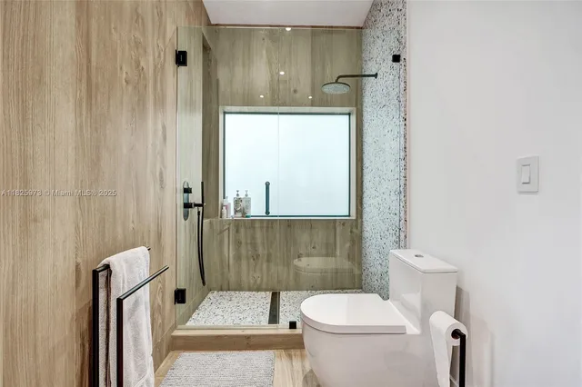 $4,890,000 | 19651 Northeast 19th Place, North Miami Beach, FL 33179