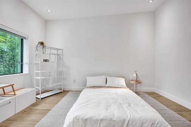 $4,890,000 | 19651 Northeast 19th Place, North Miami Beach, FL 33179