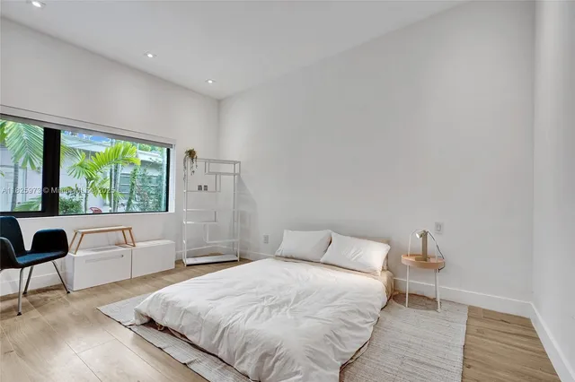 $4,890,000 | 19651 Northeast 19th Place, North Miami Beach, FL 33179