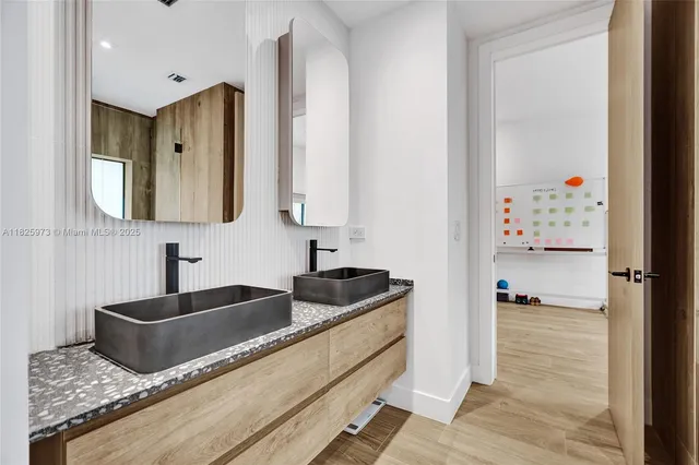 $4,890,000 | 19651 Northeast 19th Place, North Miami Beach, FL 33179