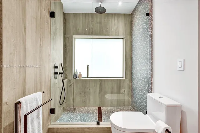 $4,890,000 | 19651 Northeast 19th Place, North Miami Beach, FL 33179