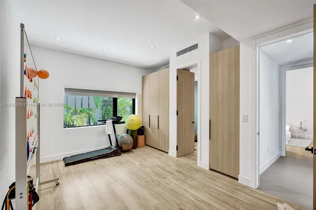 $4,890,000 | 19651 Northeast 19th Place, North Miami Beach, FL 33179