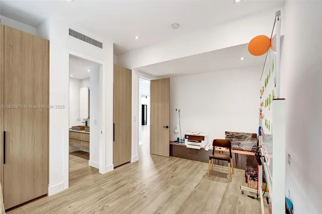 $4,890,000 | 19651 Northeast 19th Place, North Miami Beach, FL 33179