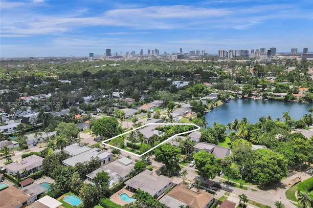 $4,890,000 | 19651 Northeast 19th Place, North Miami Beach, FL 33179