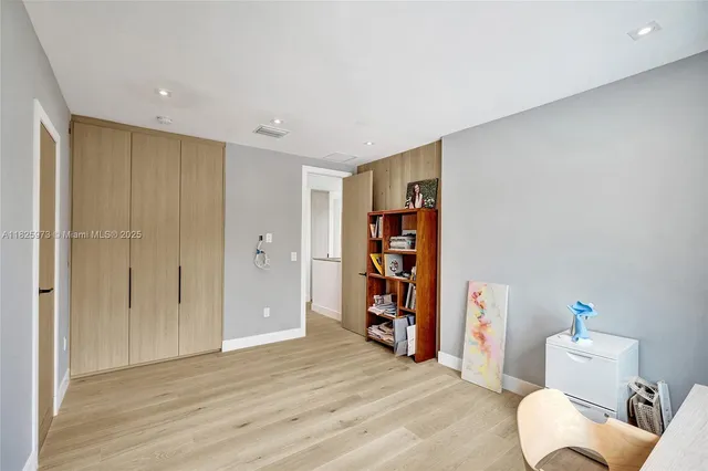 $4,890,000 | 19651 Northeast 19th Place, North Miami Beach, FL 33179