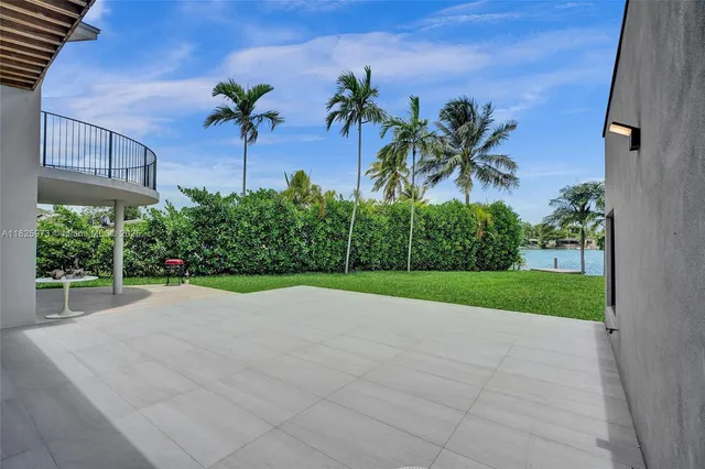 $4,890,000 | 19651 Northeast 19th Place, North Miami Beach, FL 33179