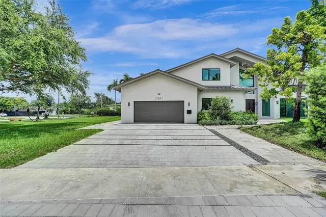 $4,890,000 | 19651 Northeast 19th Place, North Miami Beach, FL 33179