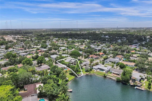 $4,890,000 | 19651 Northeast 19th Place, North Miami Beach, FL 33179