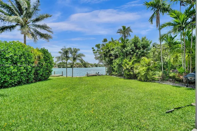 $4,890,000 | 19651 Northeast 19th Place, North Miami Beach, FL 33179