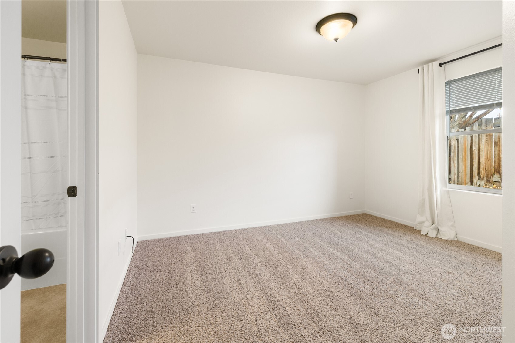 335 Pacific Loop Kittitas, WA 98934 - Photo 21 of 39 a view of an empty room