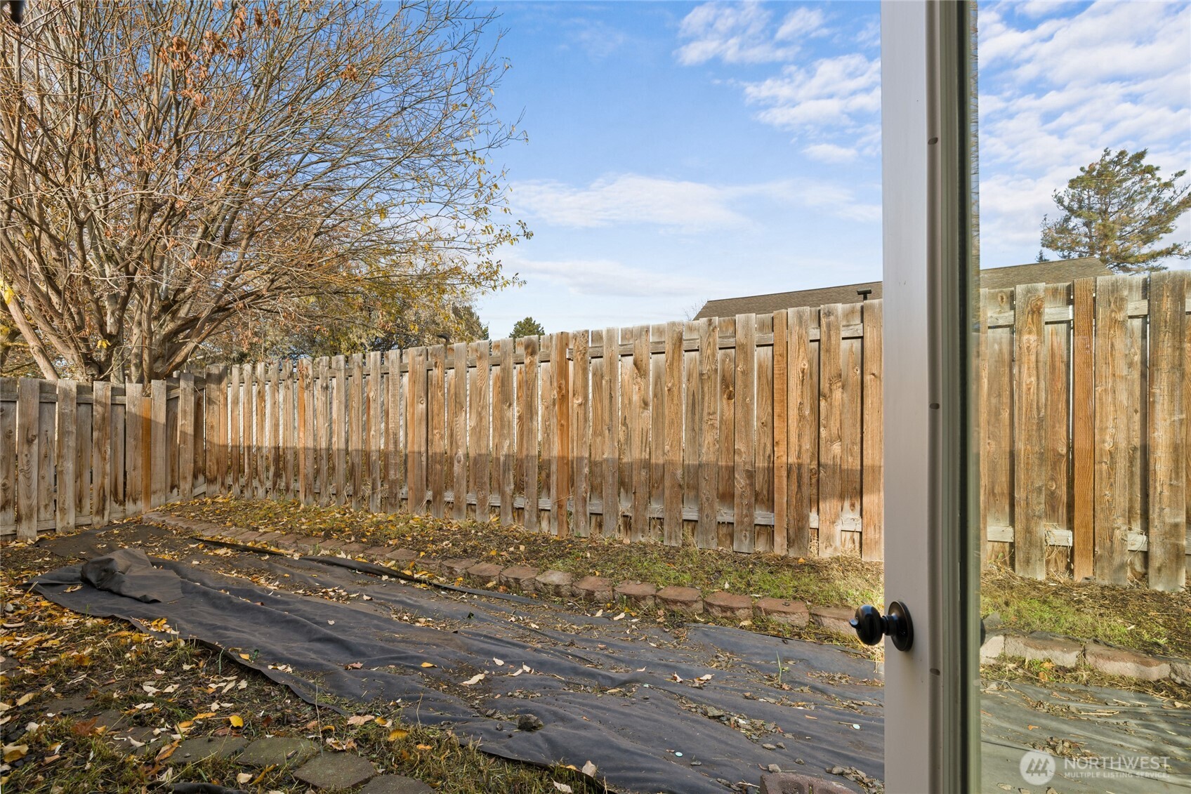335 Pacific Loop Kittitas, WA 98934 - Photo 28 of 39 a view of backyard with wooden fence