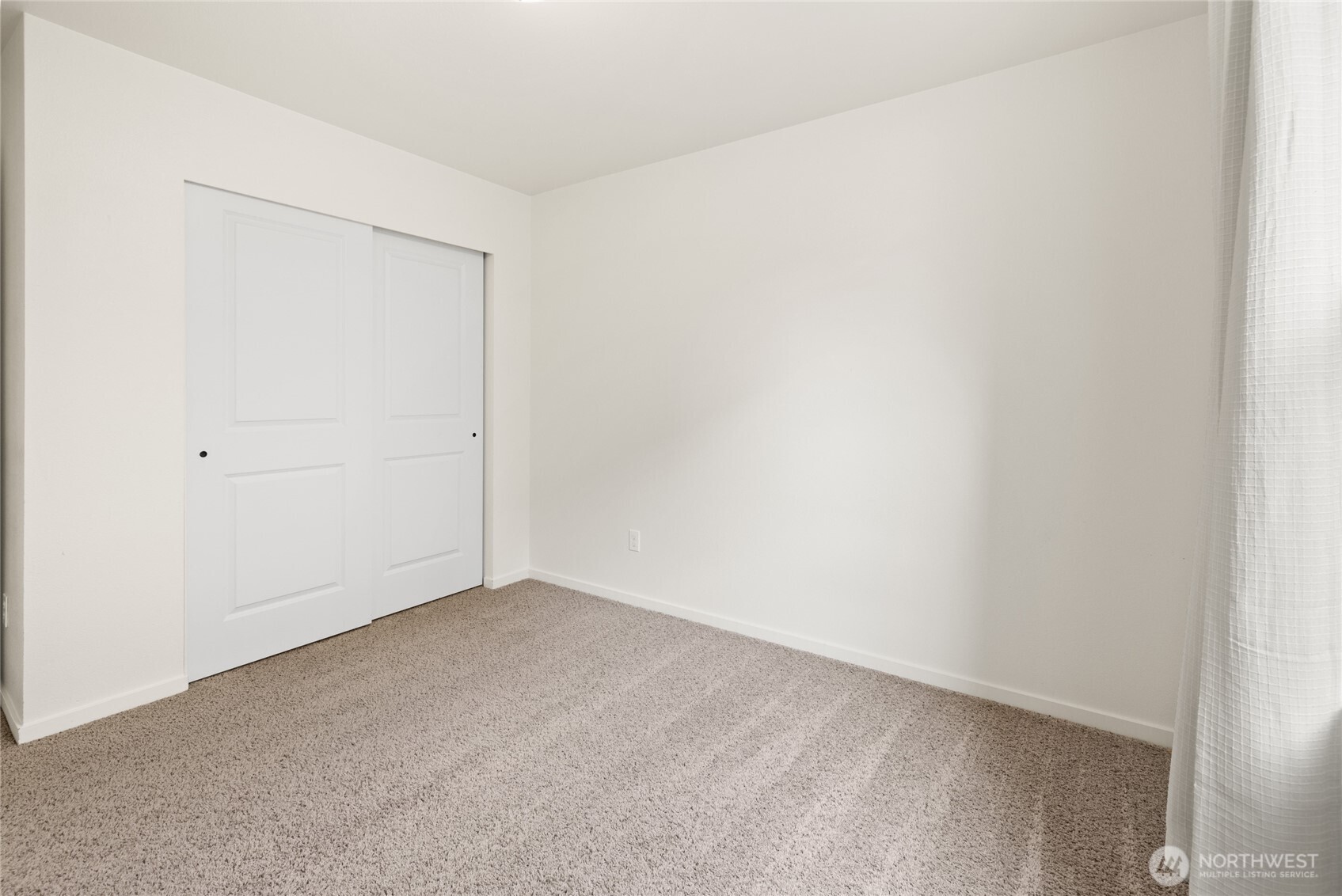 335 Pacific Loop Kittitas, WA 98934 - Photo 10 of 39 a view of an empty room