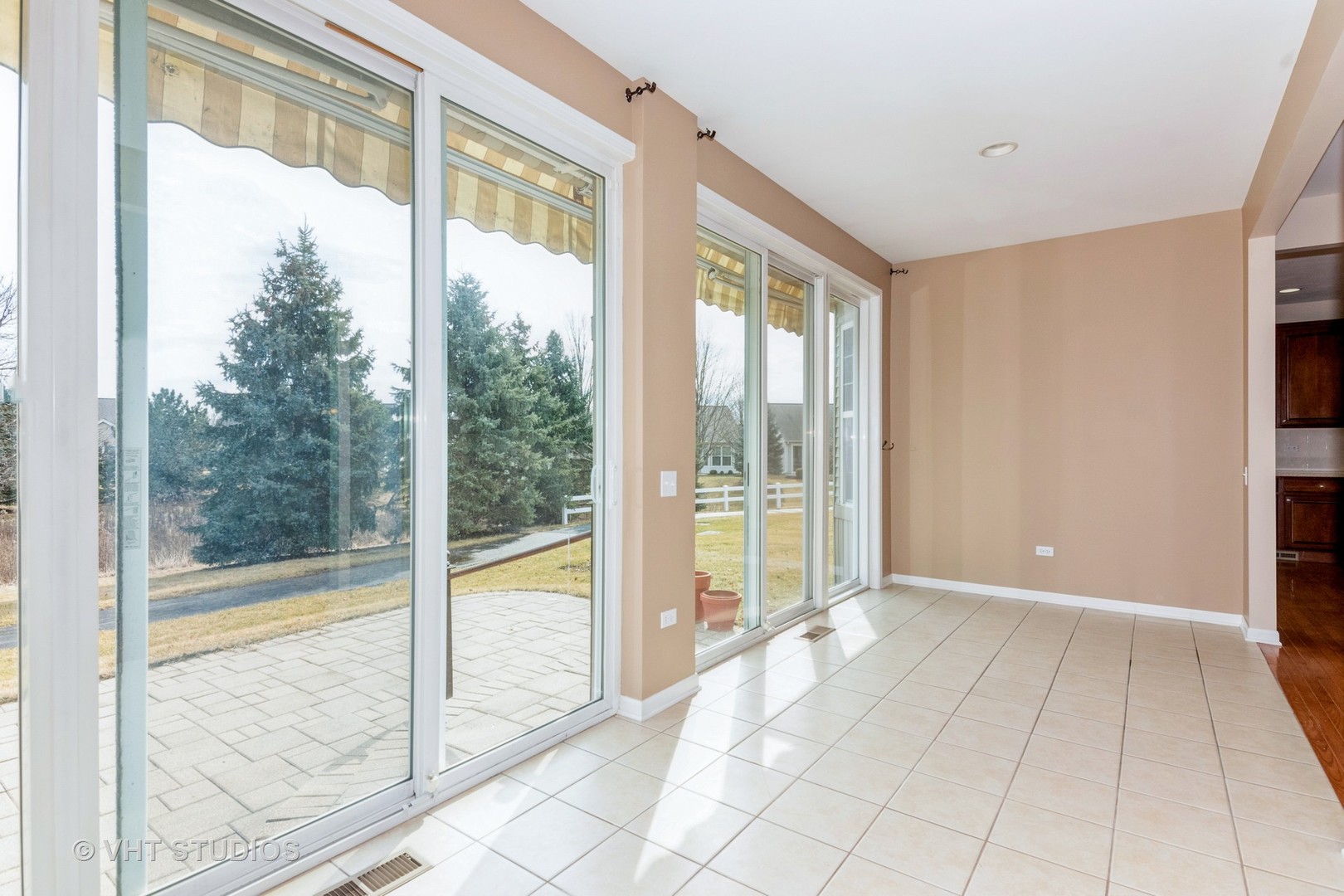801 Rambling Brook Circle Elgin, IL 60124 - Photo 12 of 41 Gallery Image 12
