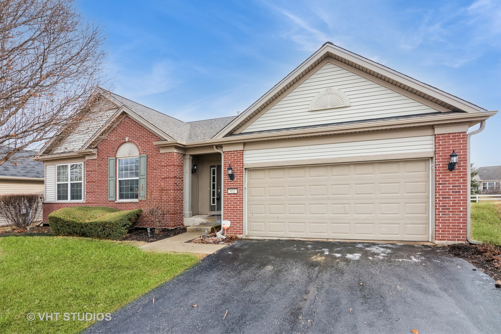801 Rambling Brook Circle Elgin, IL 60124 - Photo 2 of 41 Gallery Image 2