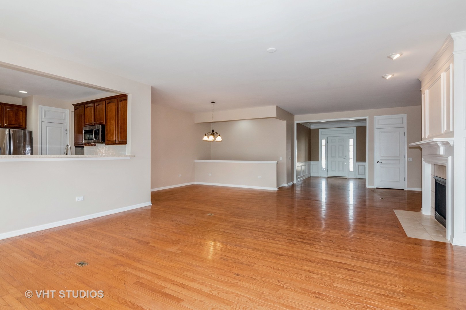 801 Rambling Brook Circle Elgin, IL 60124 - Photo 9 of 41 Gallery Image 9