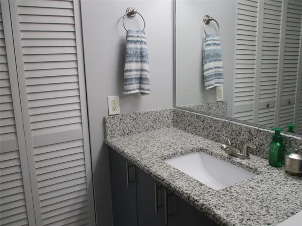 $2,250 | 123 Yacht Club Way, Unit 206, Hypoluxo, FL 33462