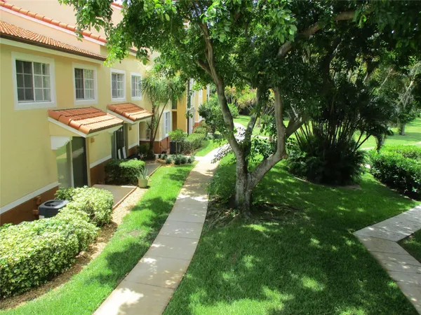 $2,250 | 123 Yacht Club Way, Unit 206, Hypoluxo, FL 33462