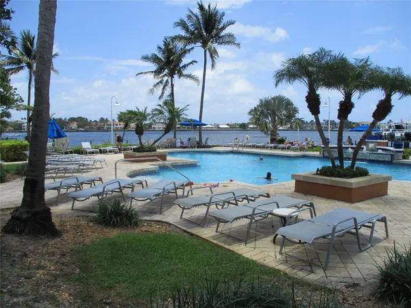 $2,250 | 123 Yacht Club Way, Unit 206, Hypoluxo, FL 33462