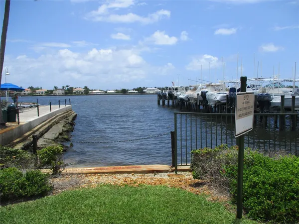 $2,250 | 123 Yacht Club Way, Unit 206, Hypoluxo, FL 33462