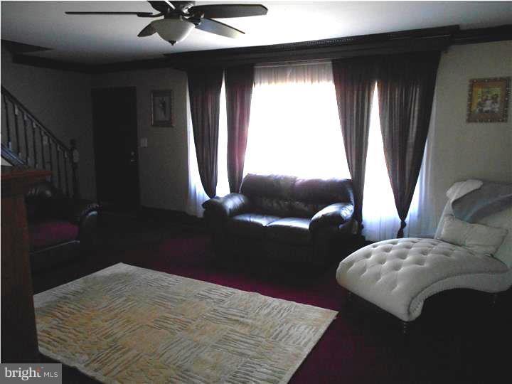 60 Cardinal Road Levittown, PA 19057 - Photo 5 of 16 Living Room