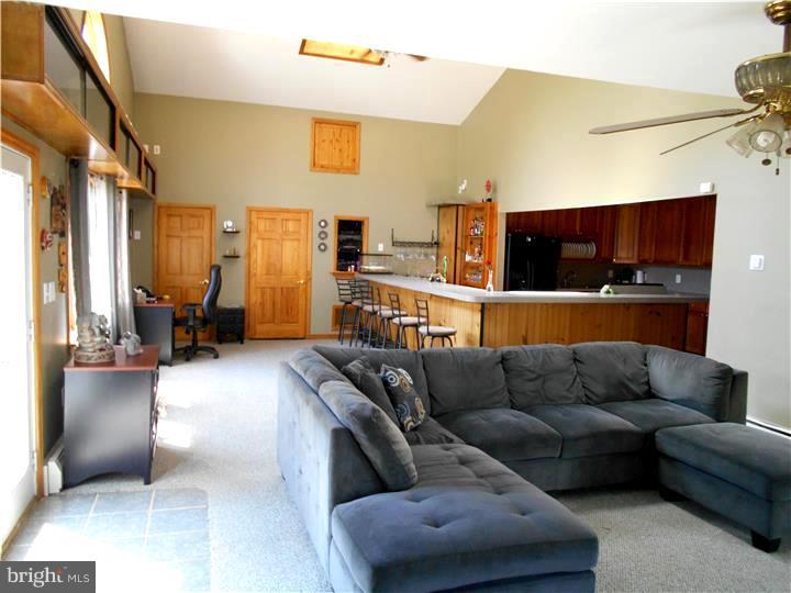 60 Cardinal Road Levittown, PA 19057 - Photo 8 of 16 Family Room