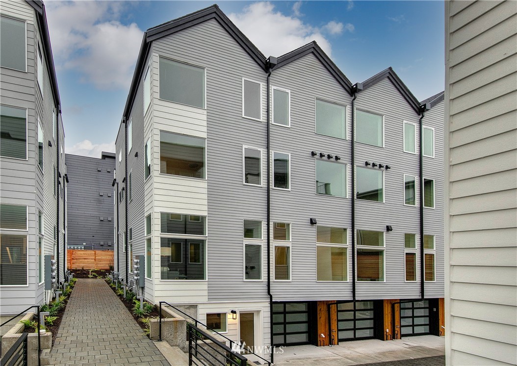 8551 C Midvale Avenue North Seattle, WA 98103 - Photo 1 of 28 Gallery Image 1