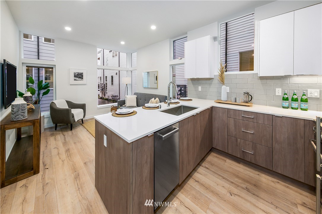 8551 C Midvale Avenue North Seattle, WA 98103 - Photo 2 of 28 Gallery Image 2