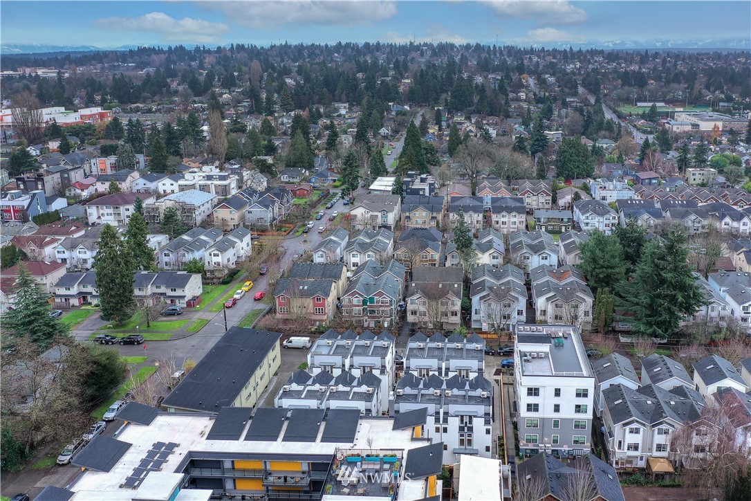 8551 C Midvale Avenue North Seattle, WA 98103 - Photo 21 of 28 Gallery Image 21