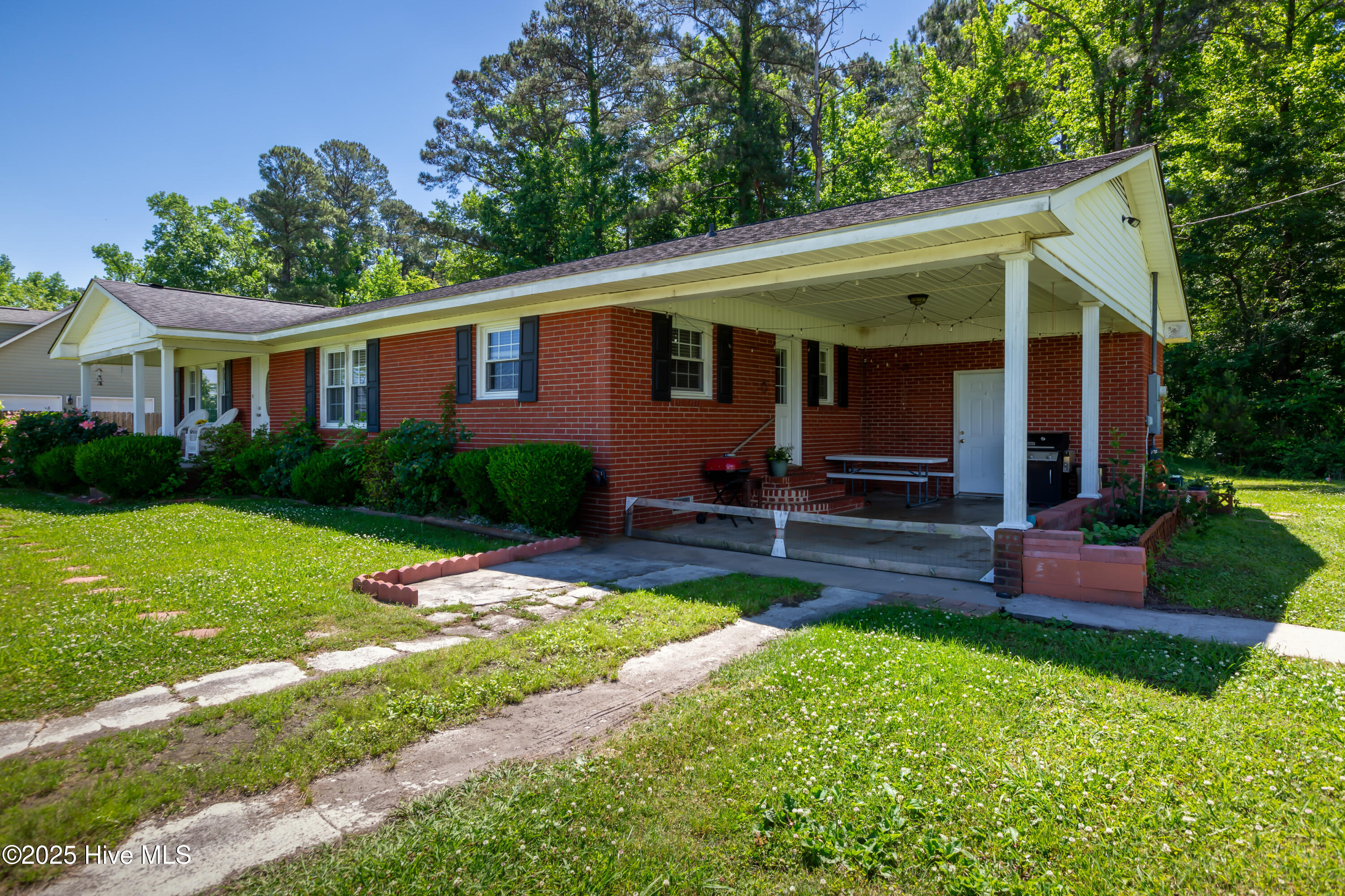 4173 Middle Road Trenton, NC 28585 - Photo 9 of 35 20250507-Rock I (2359 of 1)