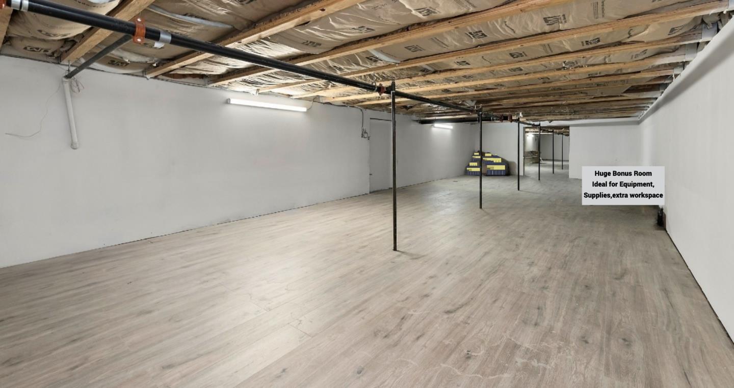 2220 Winchester Boulevard Campbell, CA 95008 - Photo 24 of 26 a view of a livingroom with wooden floor