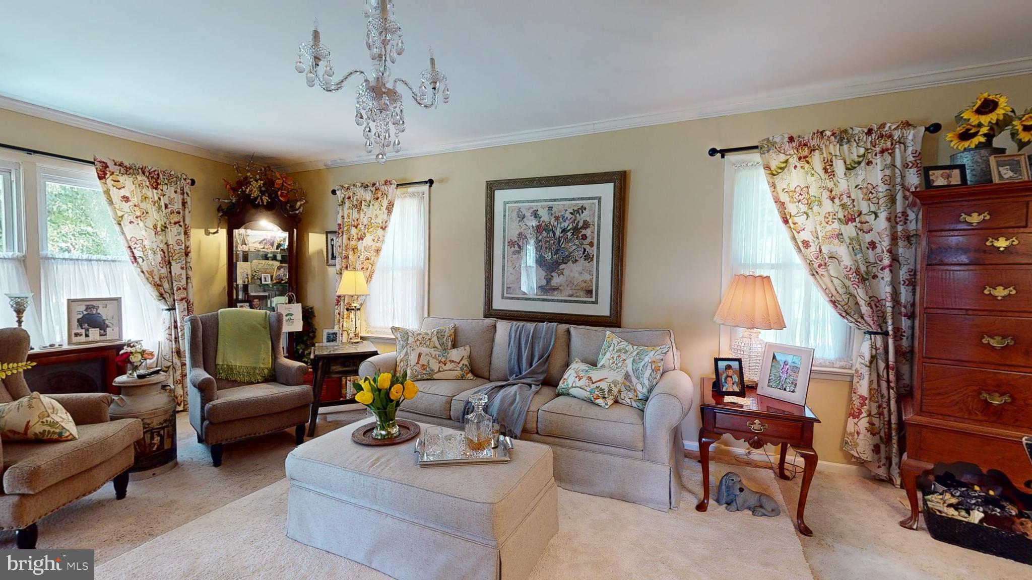 24 Branin Road Medford, NJ 08055 - Photo 14 of 43 Living Room