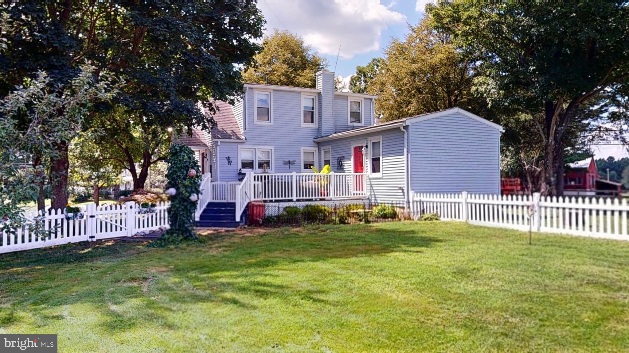 24 Branin Road Medford, NJ 08055 - Photo 34 of 43 Close up of deck and back of home