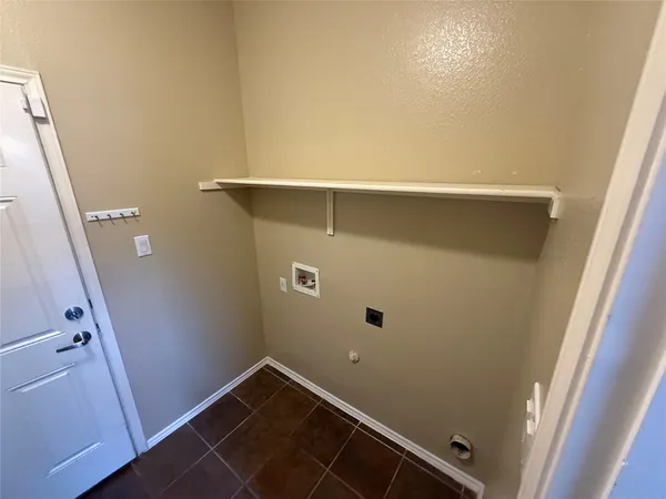 a view of utility room
