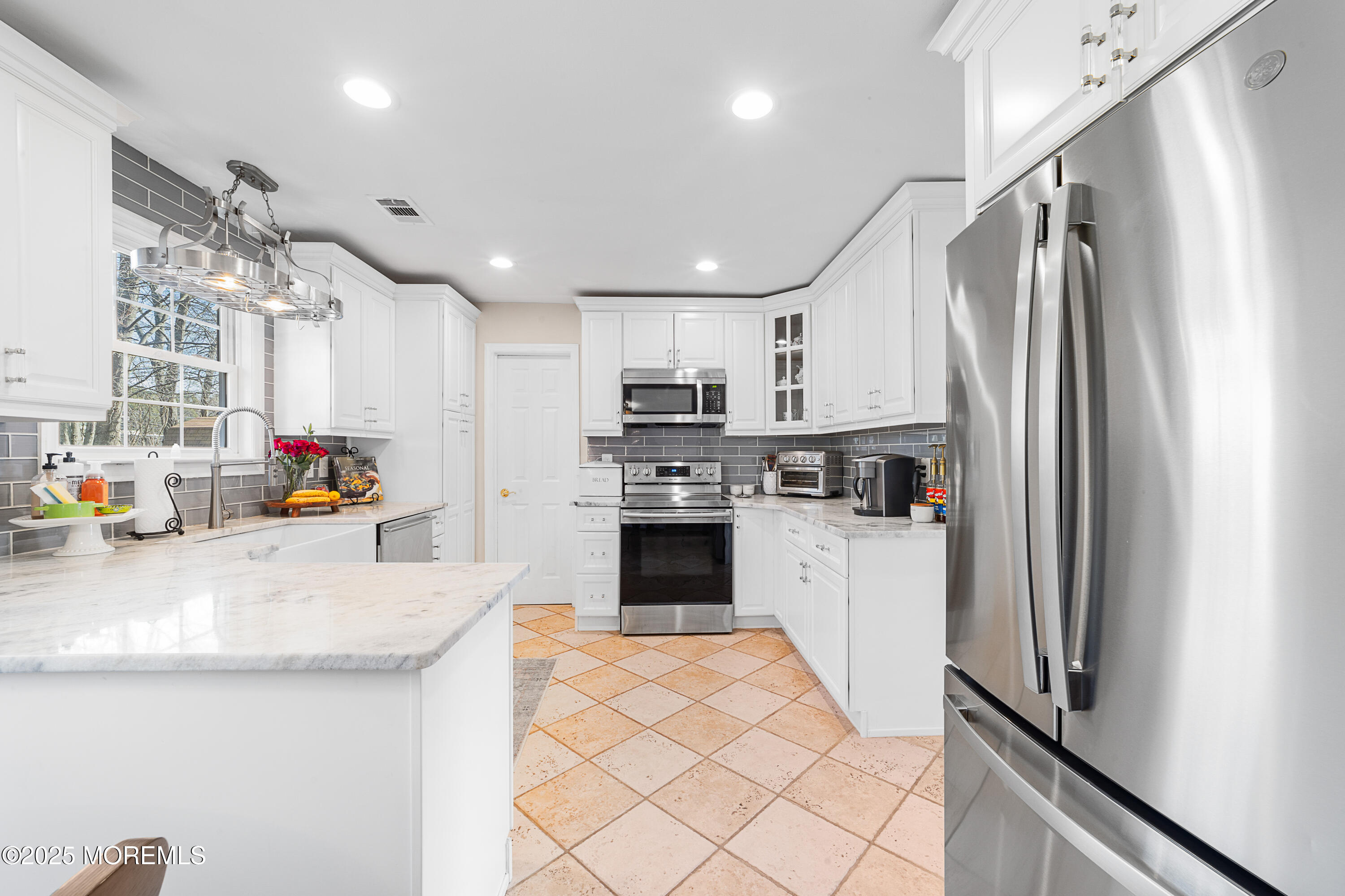 8 South Rhoda Street Monroe Township, NJ 08831 - Photo 15 of 34 8NRHOD~3