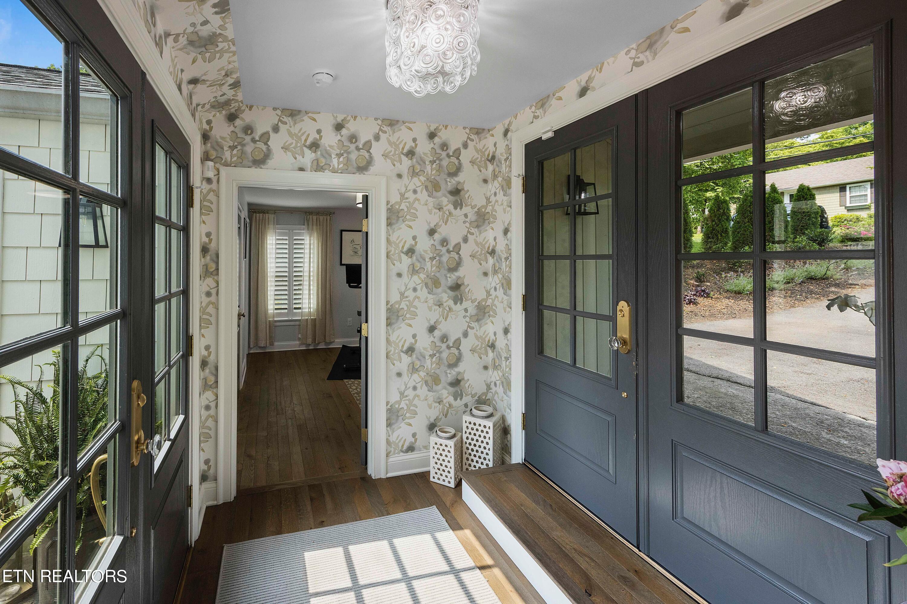 1112 Craig Road Knoxville, TN 37919 - Photo 2 of 21 jy4a9632