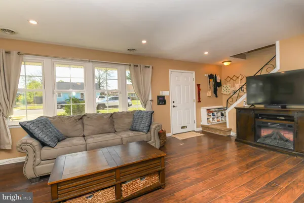 $345,000 | 637 Muhlenberg Avenue, Deptford, NJ 08090