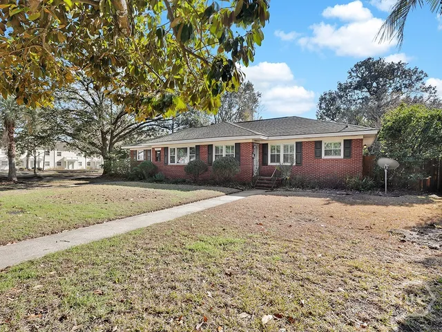 $2,000 | 29 East 62nd Street, Savannah, GA 31405
