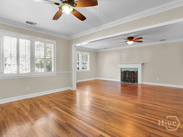 $2,000 | 29 East 62nd Street, Savannah, GA 31405