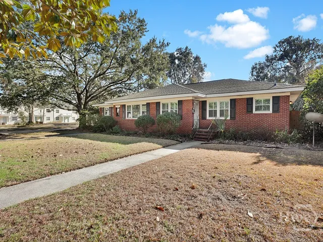 $2,000 | 29 East 62nd Street, Savannah, GA 31405