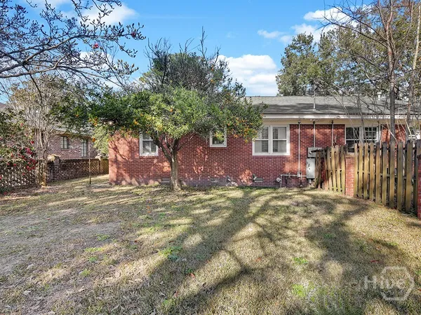$2,000 | 29 East 62nd Street, Savannah, GA 31405