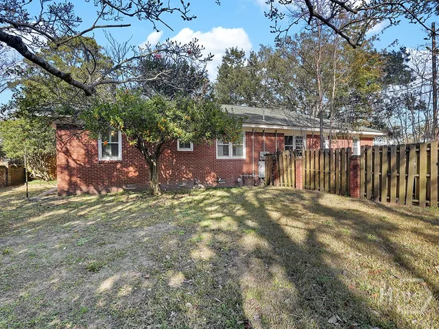 $2,000 | 29 East 62nd Street, Savannah, GA 31405