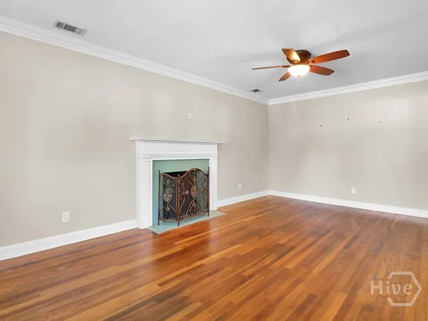 $2,000 | 29 East 62nd Street, Savannah, GA 31405