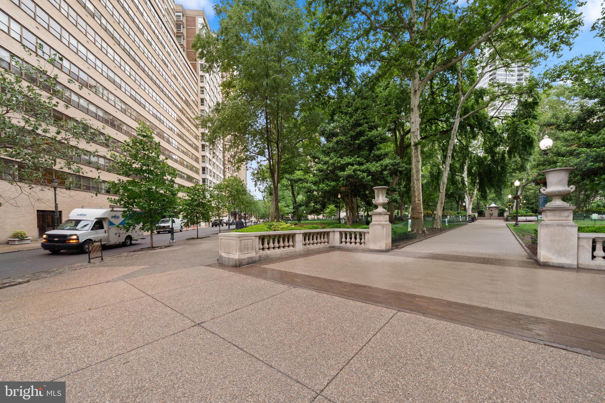 1810 Rittenhouse Square, Unit 610 Philadelphia, PA 19103 - Photo 30 of 32