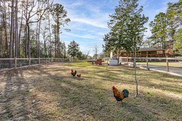 $185,000 | 190 Artesian, Onalaska, TX 77360