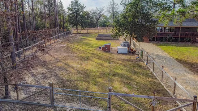 $220,000 | 190 Artesian, Onalaska, TX 77360