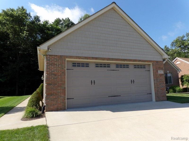 357 Rabbit Run Road Carleton, MI 48117 - Photo 3 of 69