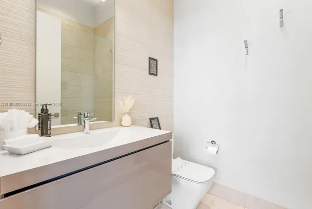 a view of pool with yard