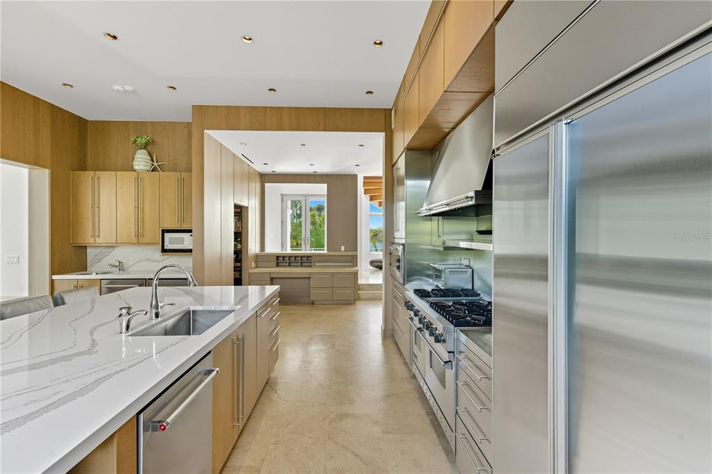 3315 Bay Shore Road Sarasota, FL 34234 - Photo 31 of 96