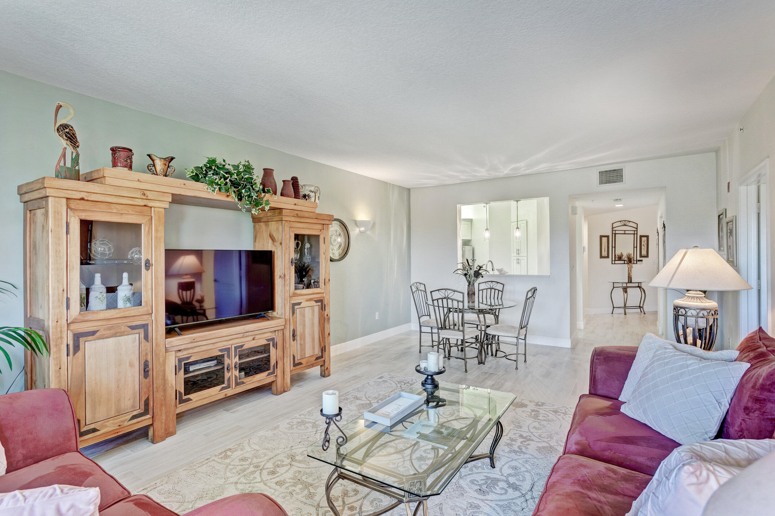 500 Uno Lago Drive, Unit 402 Juno Beach, FL 33408 - Photo 16 of 36 Living Space
